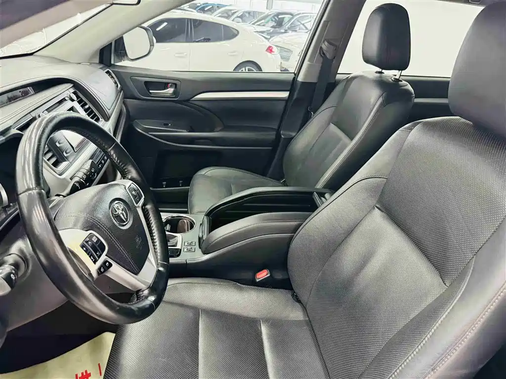 Toyota Highlander 2016 — фото 13