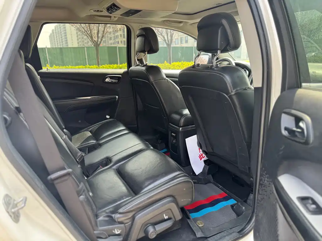 Dodge Journey 2014 — фото 12