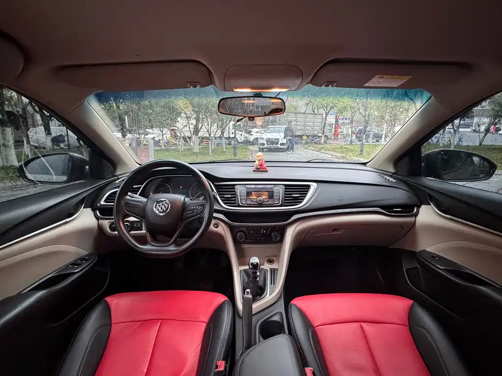 Buick Excelle 2015 — фото 10