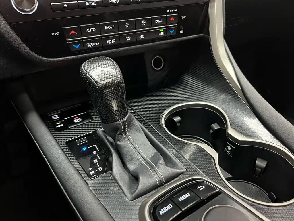 Lexus RX 2018 — фото 14