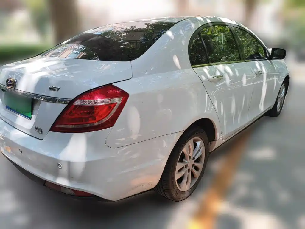 Geely Emgrand 2015 — фото 6
