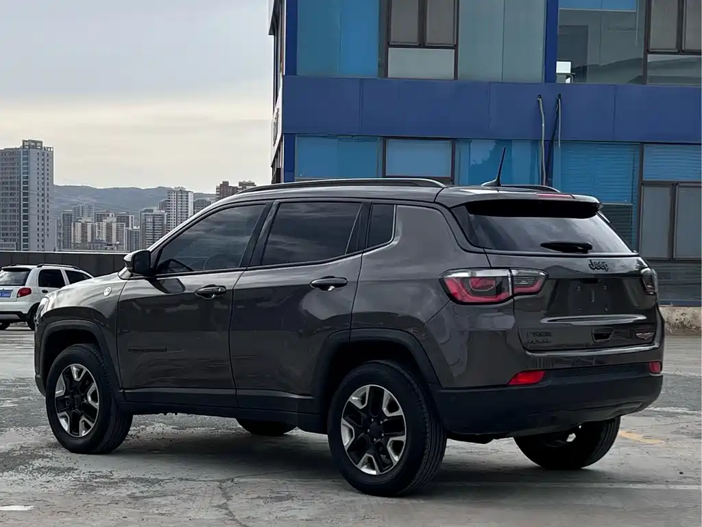 Jeep Compass 2018 — фото 6