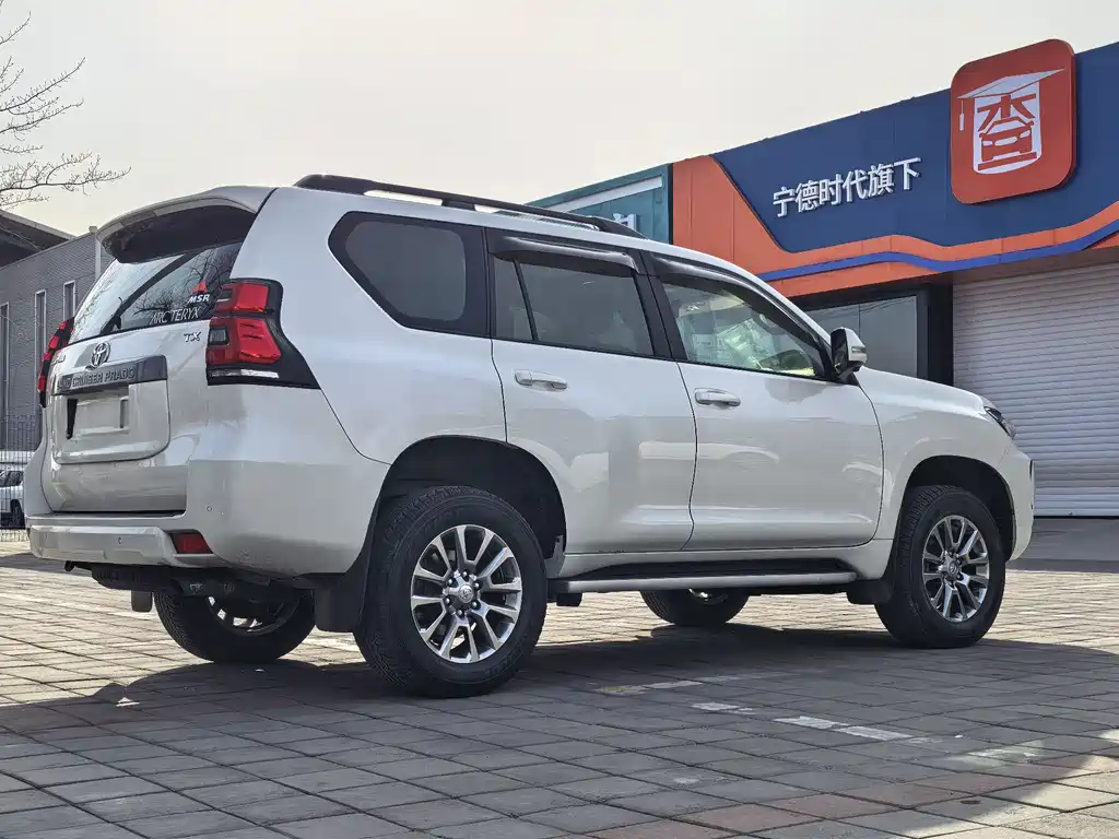 Toyota Prado 2018 — фото 8