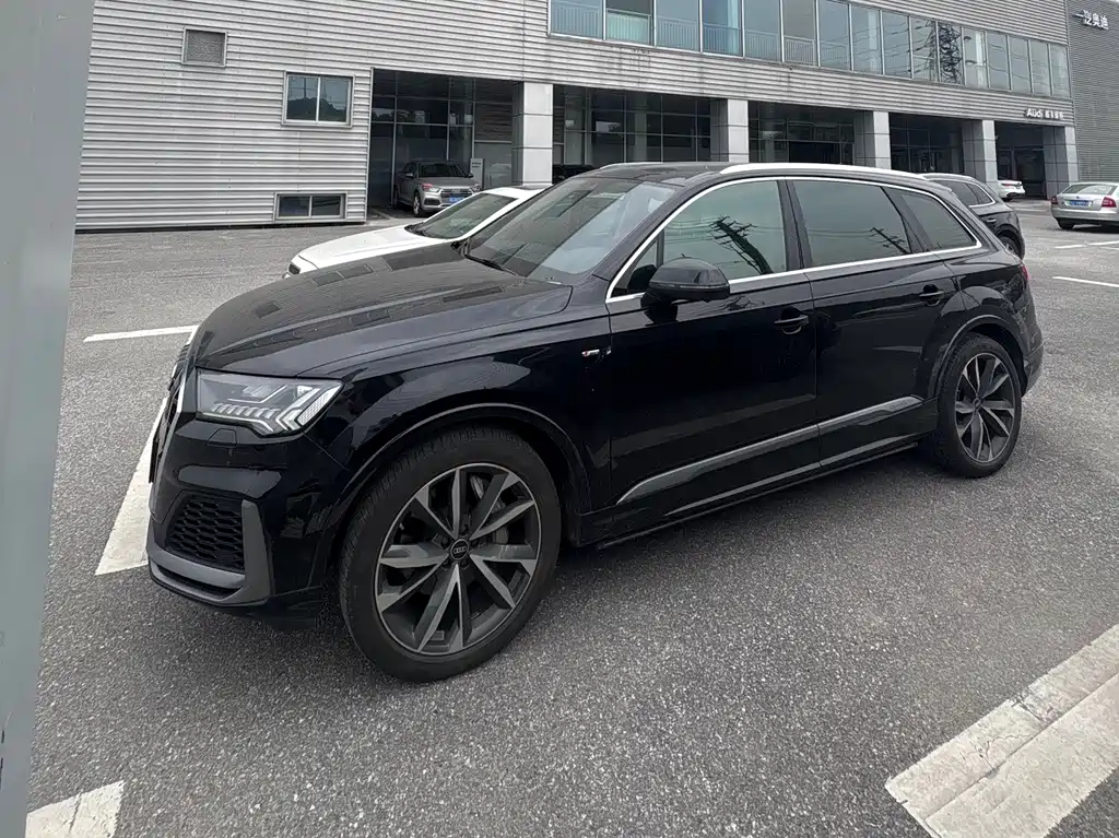 Audi Q7 2021 — фото 3