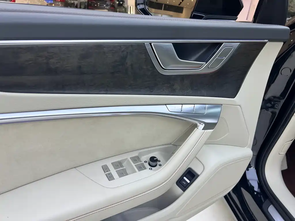 Audi A6L 2022