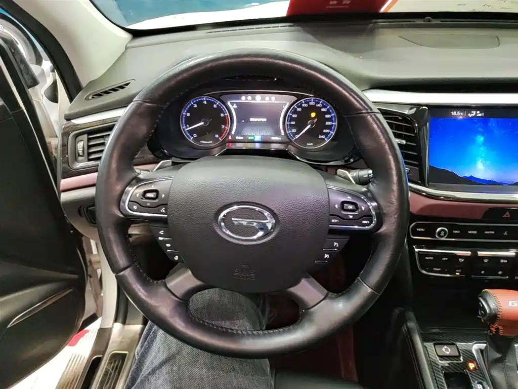 GAC Motor Trumpchi GS8 2018 — фото 11