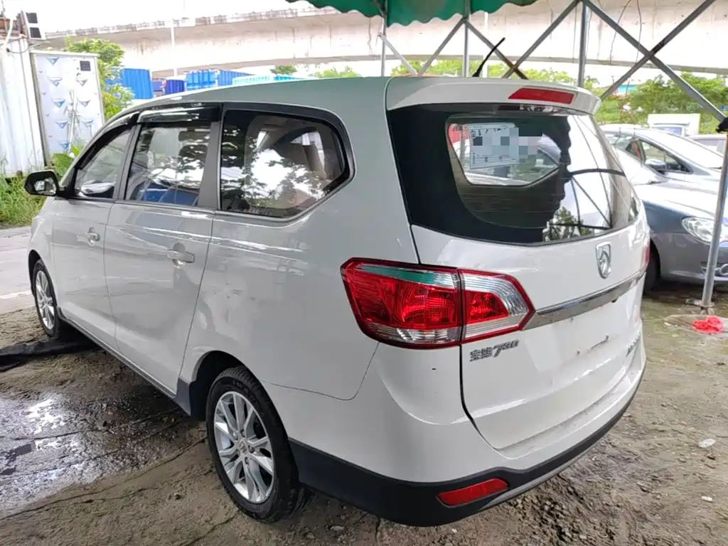 Baojun 730 2015