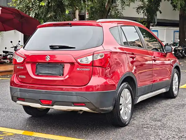 Suzuki S-Cross 2015