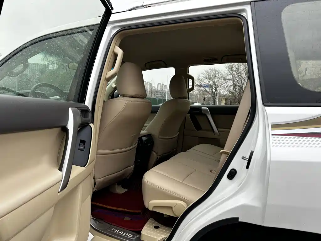 Toyota Prado 2015 — фото 7