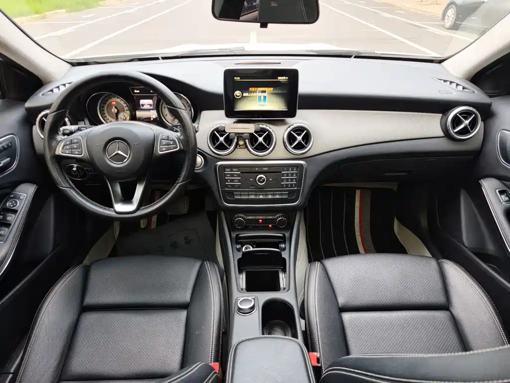 Mercedes-Benz GLA 2017 — фото 12