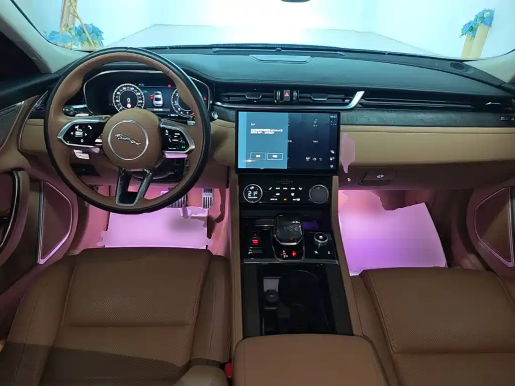 Jaguar XFL 2024 — фото 10