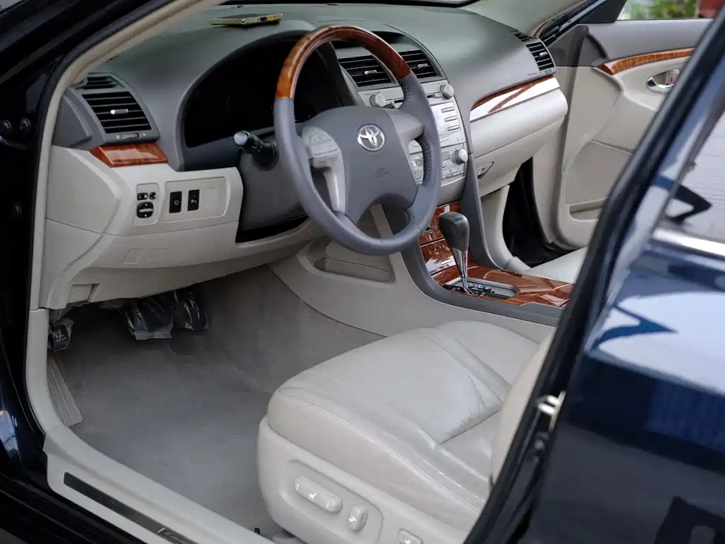 Toyota Camry 2008 — фото 26