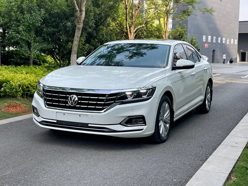 Volkswagen Passat 2020 — фото 1