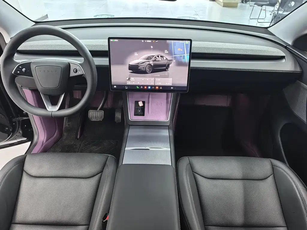 Tesla Model Y 2025