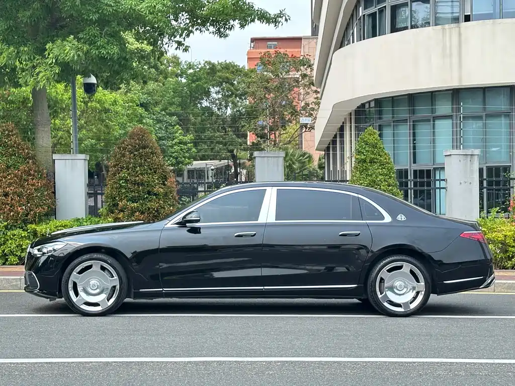 Mercedes-Benz Maybach S-Class 2023 — фото 4