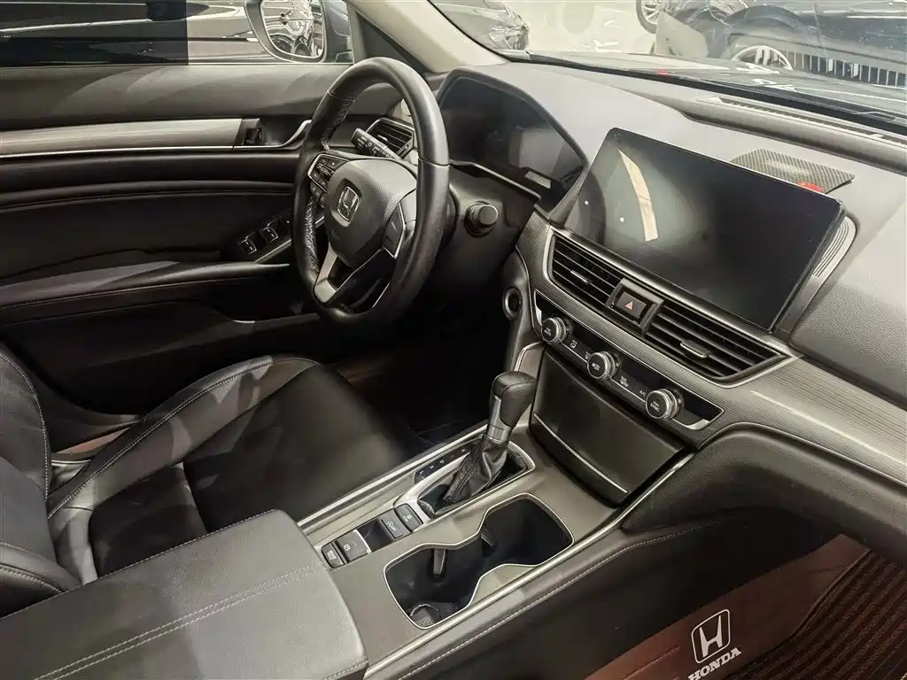 Honda Accord 2022 — фото 15