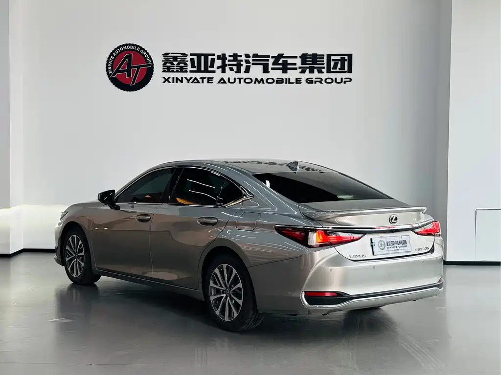 Lexus ES 2023 — фото 4
