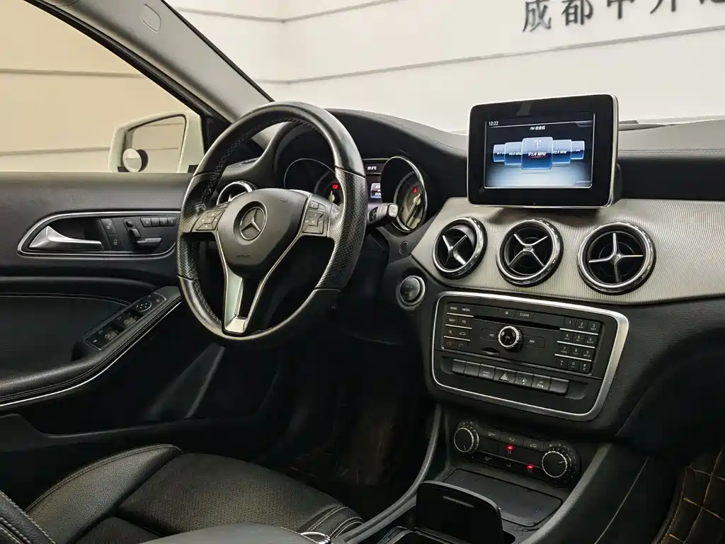 Mercedes-Benz GLA 2016 — фото 16