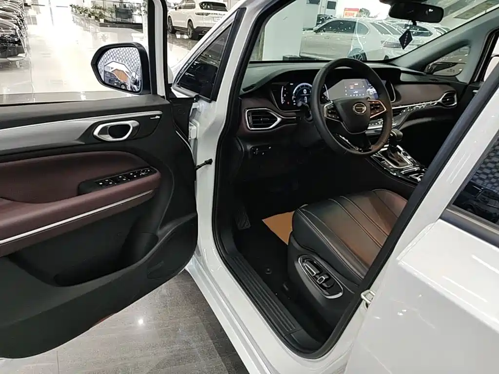 GAC Trumpchi M6 2025 — фото 16