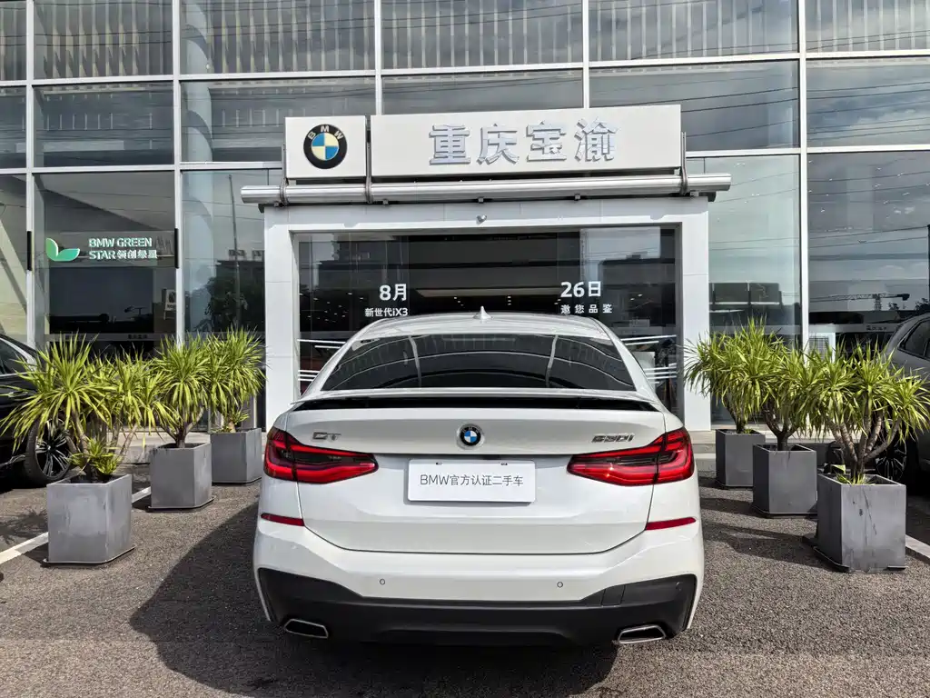 BMW 6 Series GT 2024 — фото 18