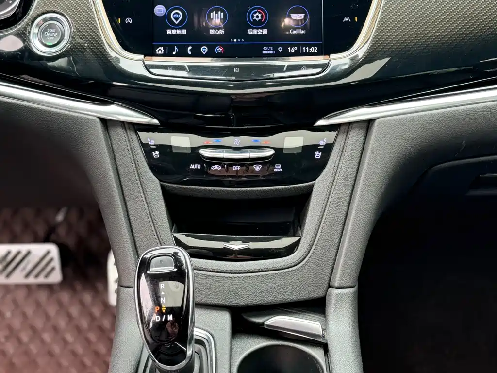 Cadillac XT6 2023 — фото 18