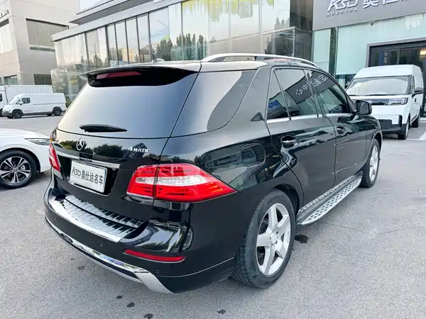 Mercedes-Benz M-Class 2012