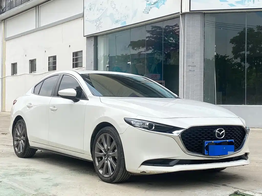 Mazda 3 Axela 2022 — фото 3