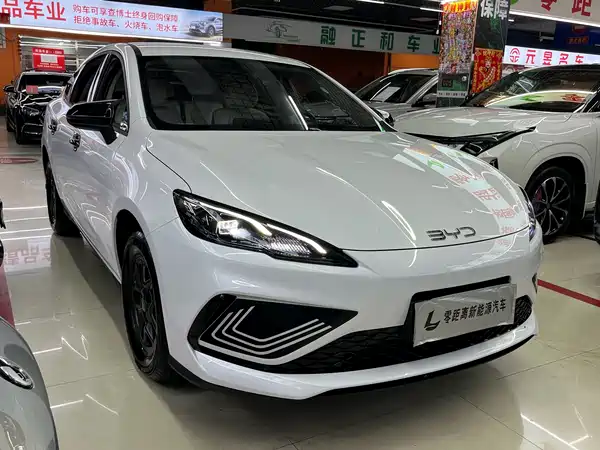 BYD Seal 05 DM-i 2025