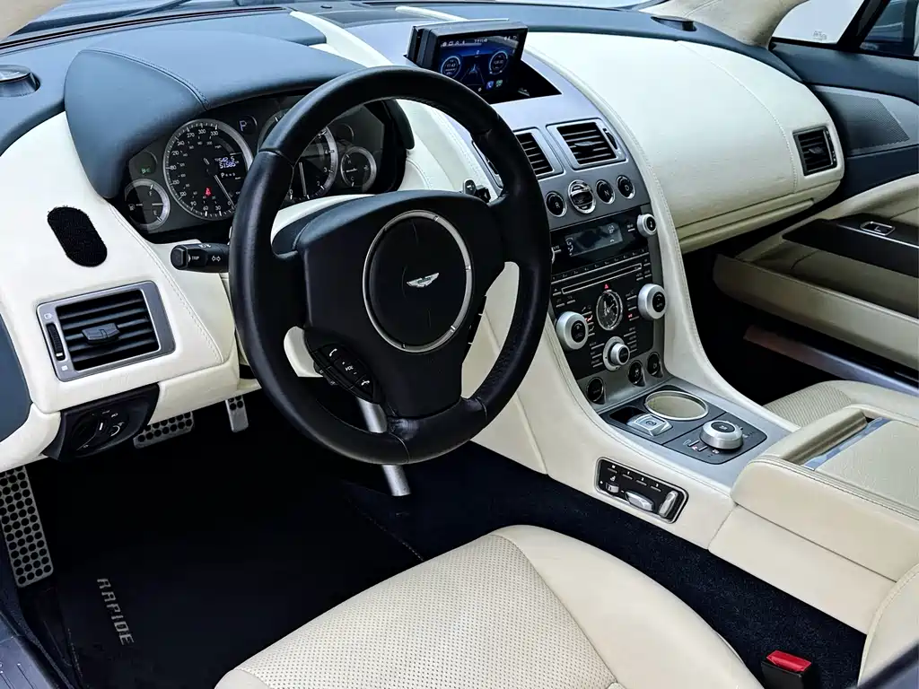 Aston Martin Rapide 2011 — фото 9