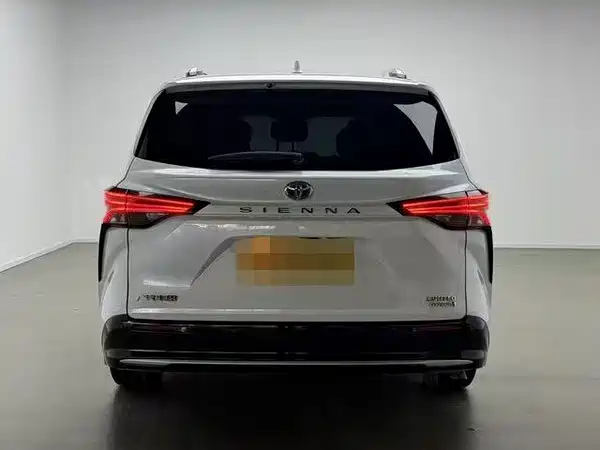 Toyota Sienna 2023