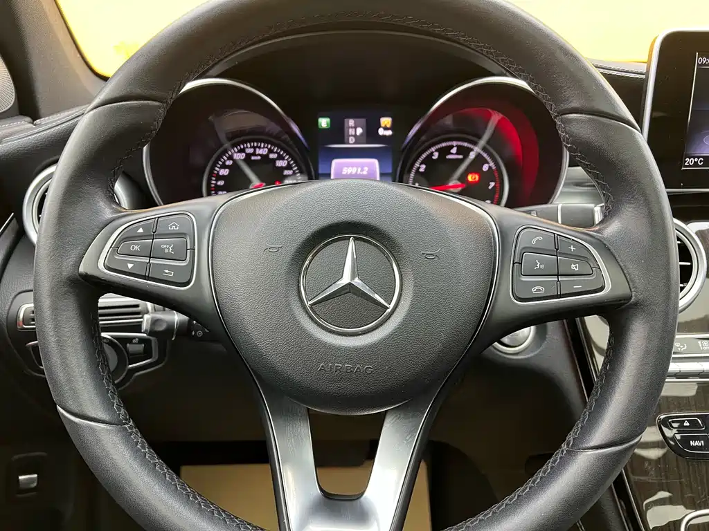 Mercedes-Benz GLC 2019 — фото 12