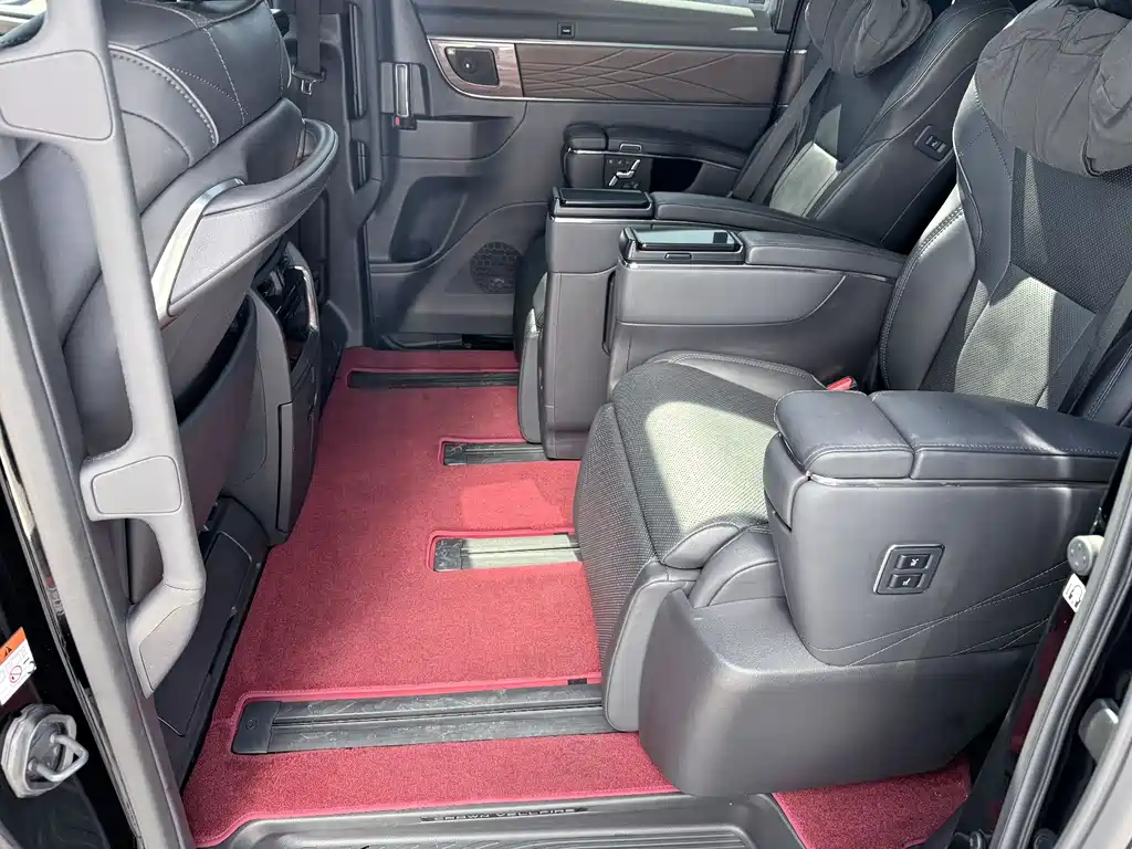Toyota Vellfire 2024 — фото 10