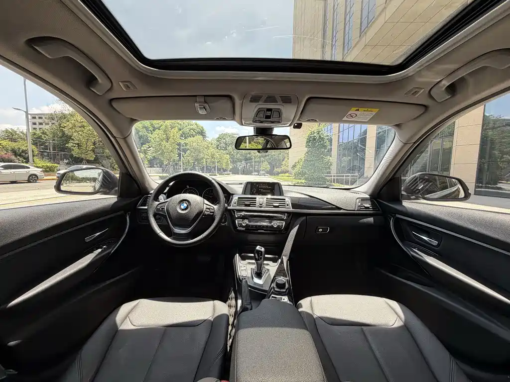 BMW 3 Series 2017 — фото 13