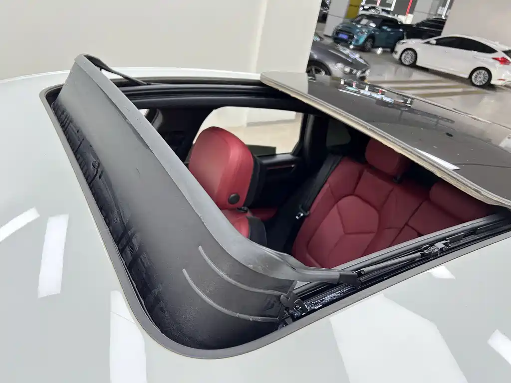 Porsche Macan 2020 — фото 30