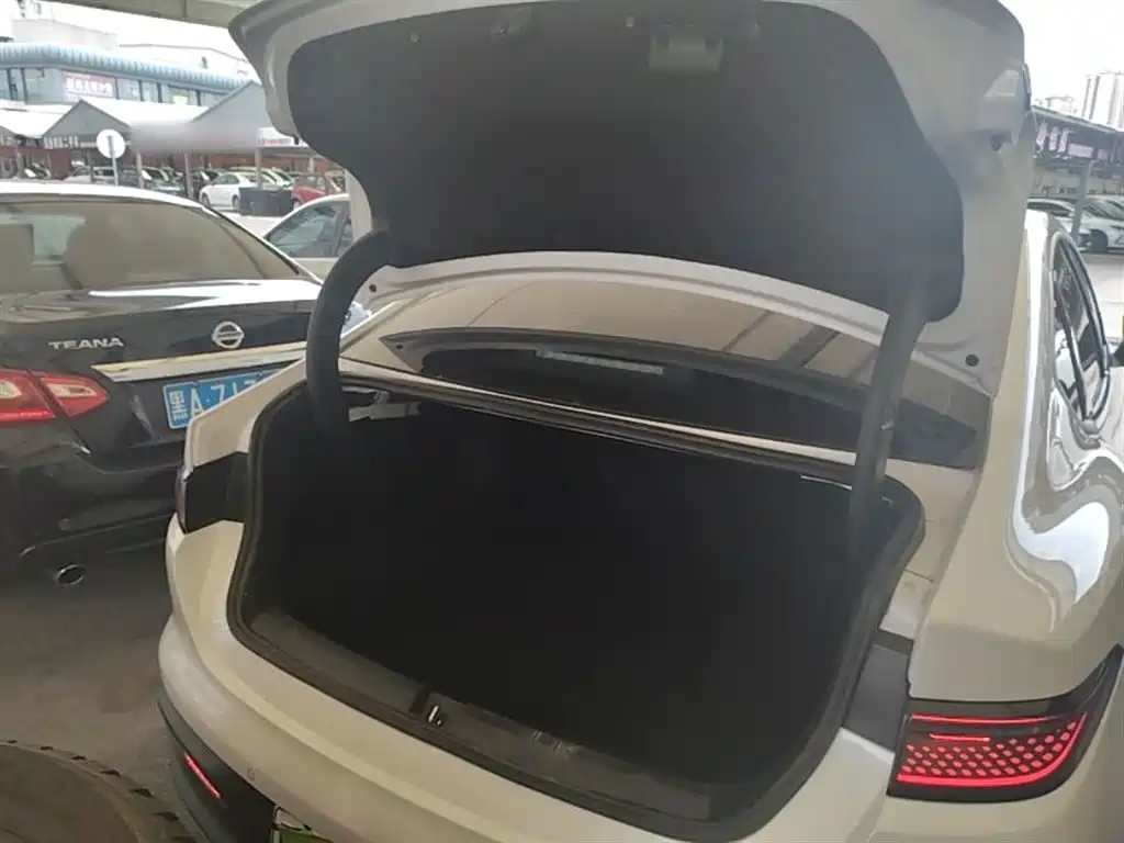 BYD Seal 05 DM-i 2025 — фото 19