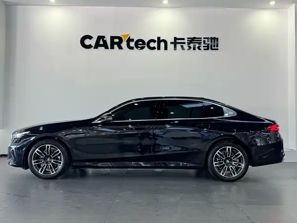 BMW 5 Series 2025