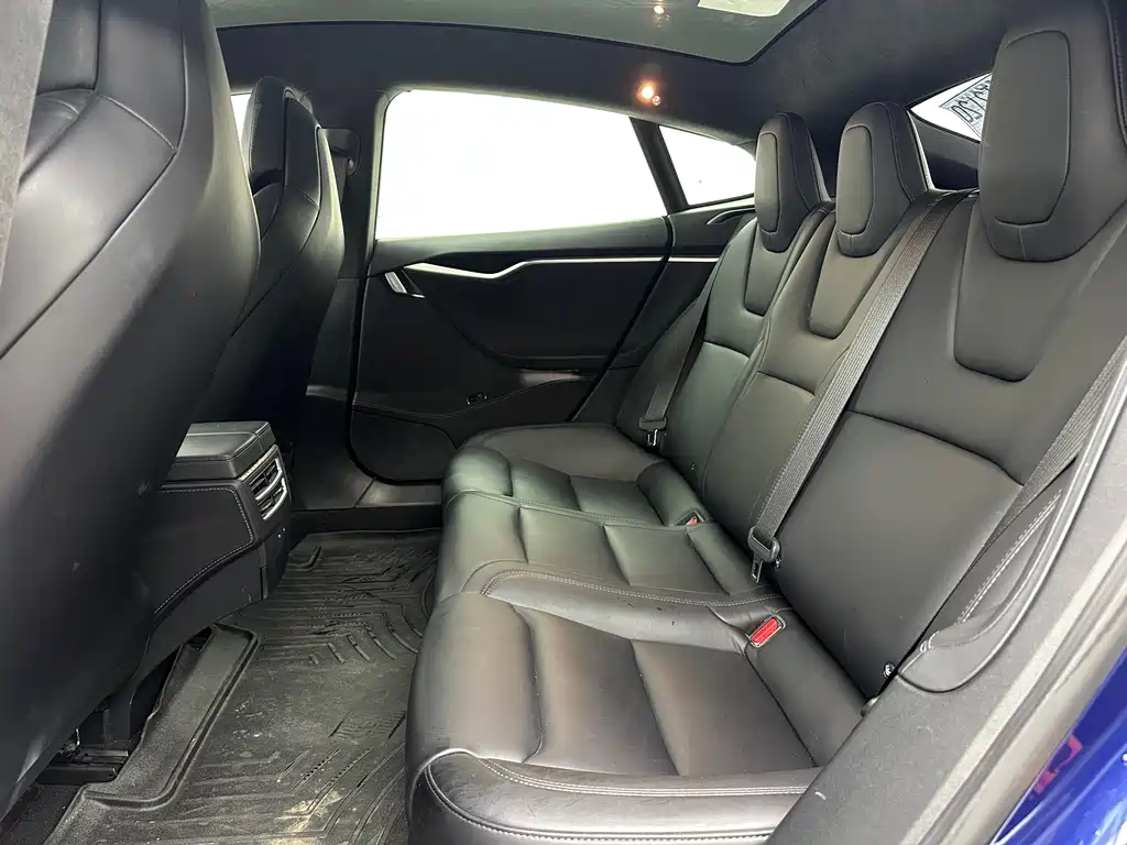 Tesla Model S 2018 — фото 17