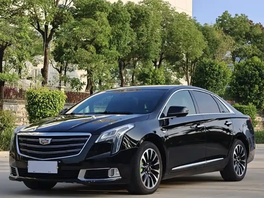 Cadillac XTS 2018 — фото 1