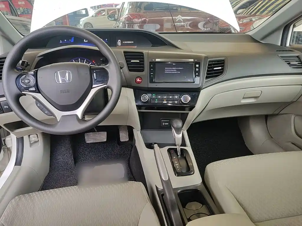 Honda Civic 2015 — фото 10