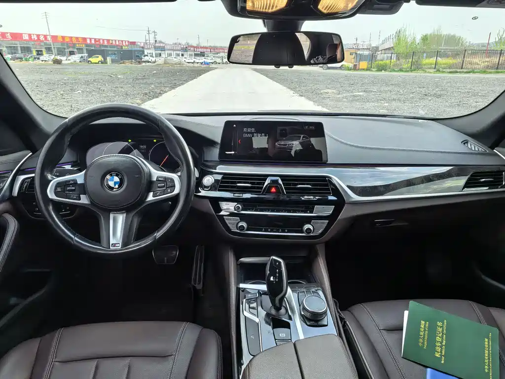 BMW 5 Series 2019 — фото 9