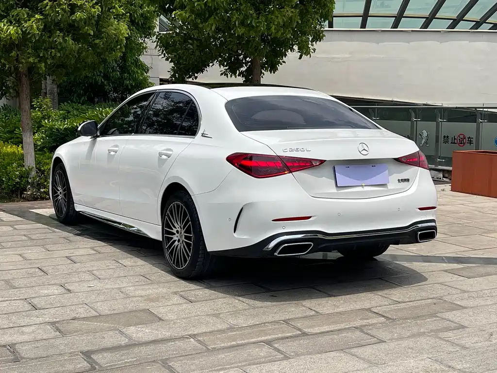 Mercedes-Benz C-Class 2025 — фото 4