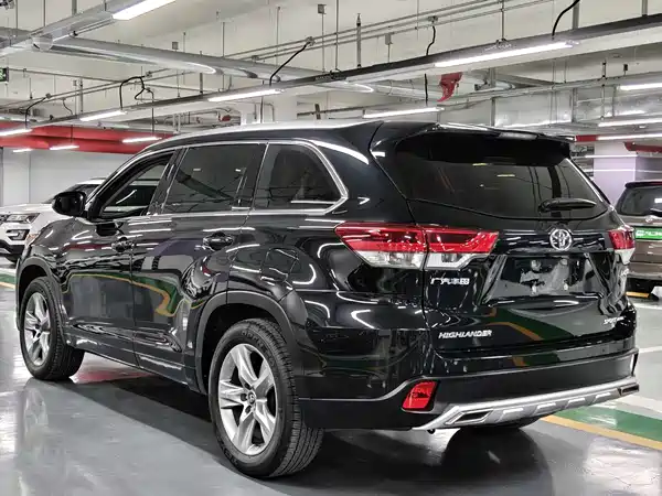 Toyota Highlander 2021