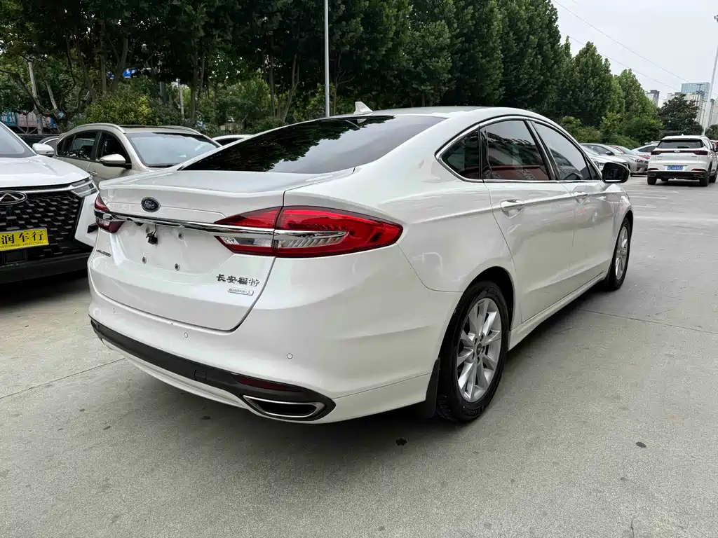 Ford Mondeo 2017 — фото 4