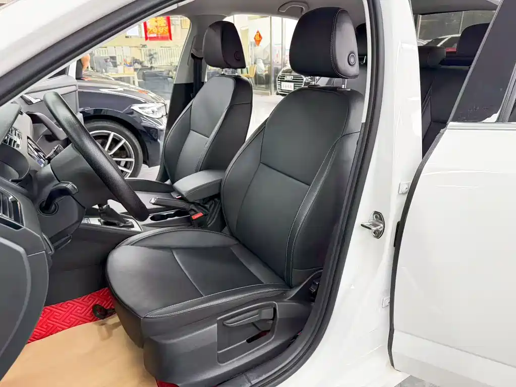 Skoda Octavia 2022 — фото 16