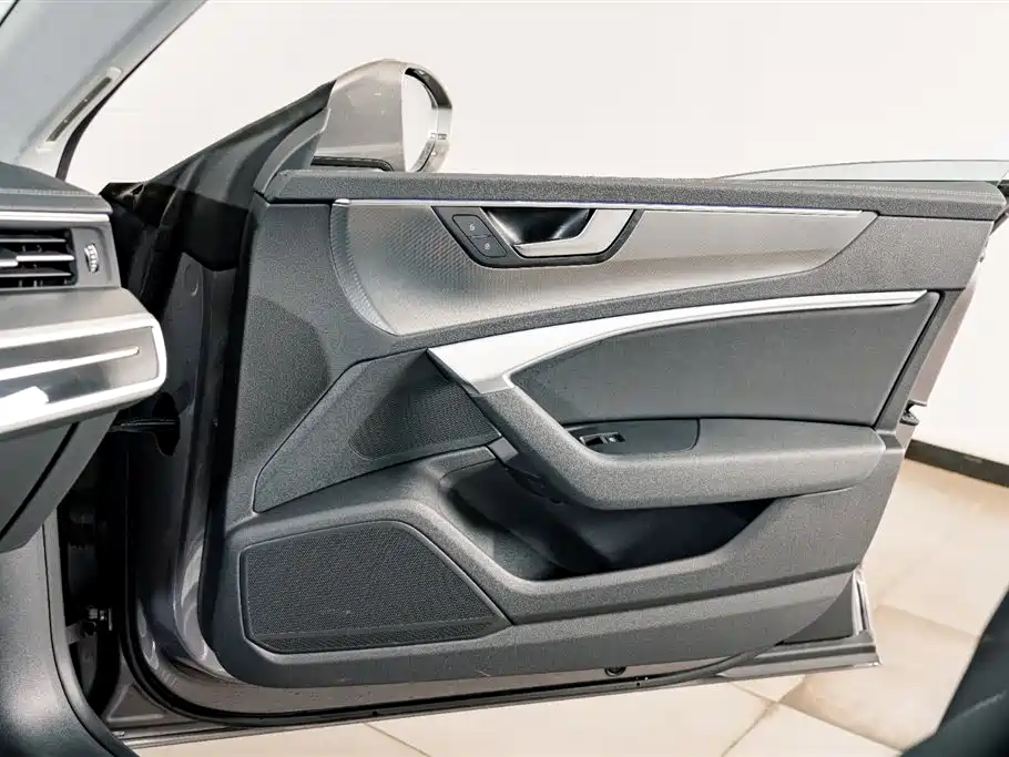 Audi A7L 2024 — фото 13