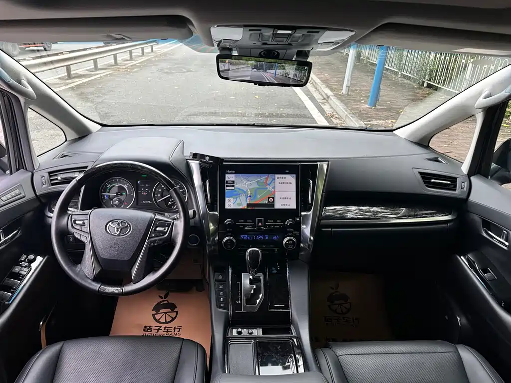 Toyota Vellfire 2023 — фото 15