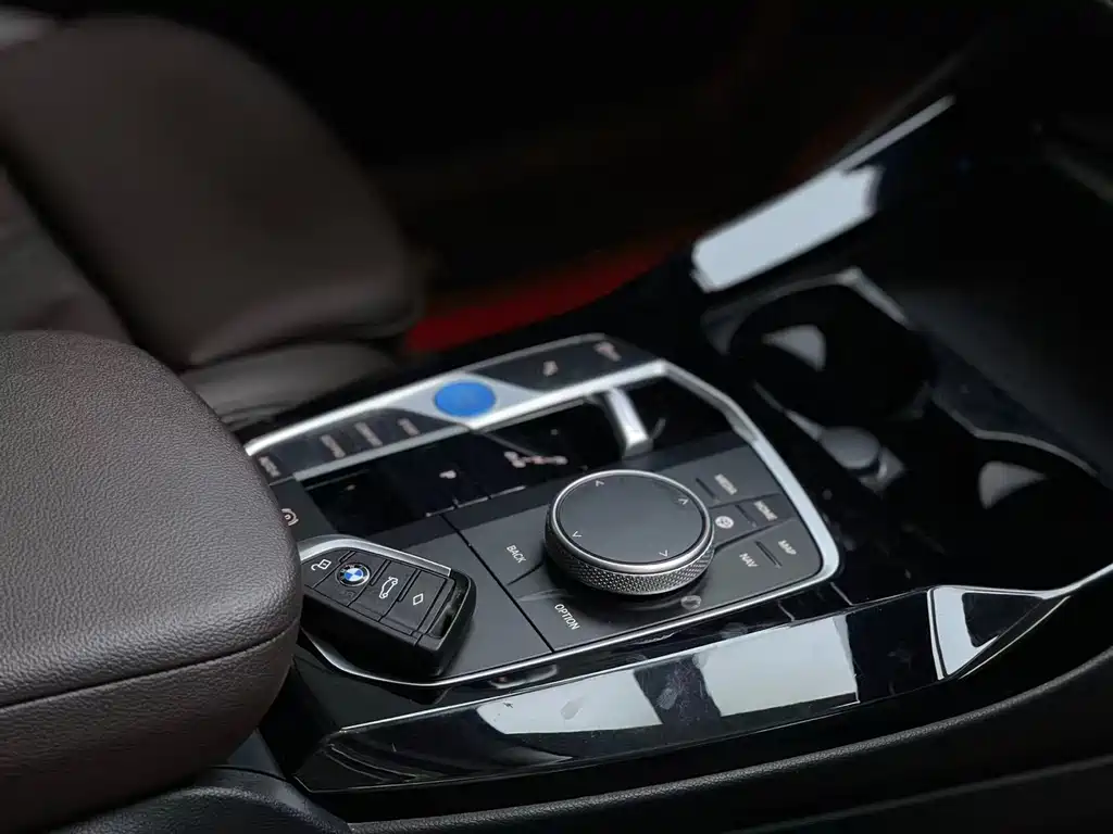 BMW iX3 2023 — фото 14