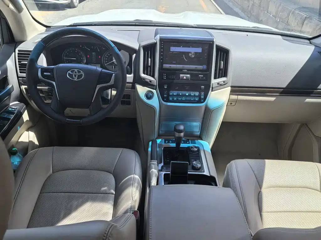 Toyota Land Cruiser 2019 — фото 13