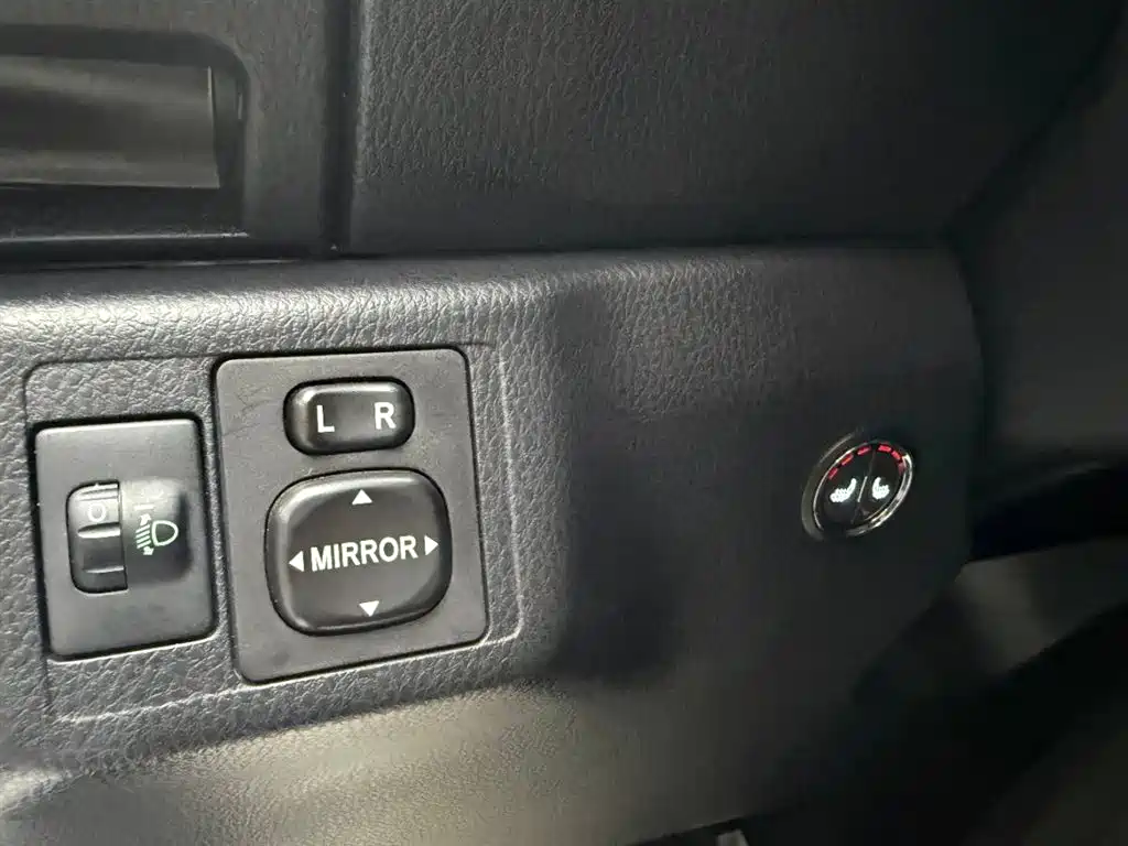 Toyota Yaris L 2023 — фото 12