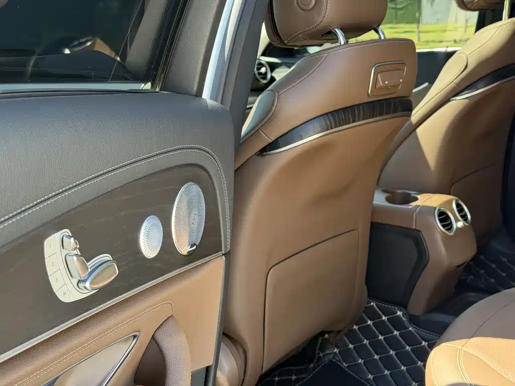 Mercedes-Benz E-Class 2020 — фото 13